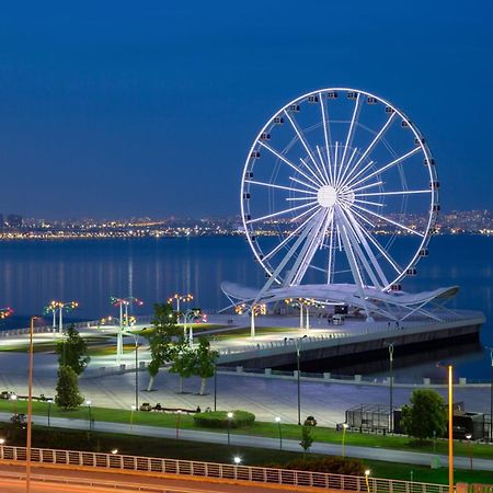 Sheraton Baku Intourist Zewnętrze zdjęcie The Ferris wheel at the park