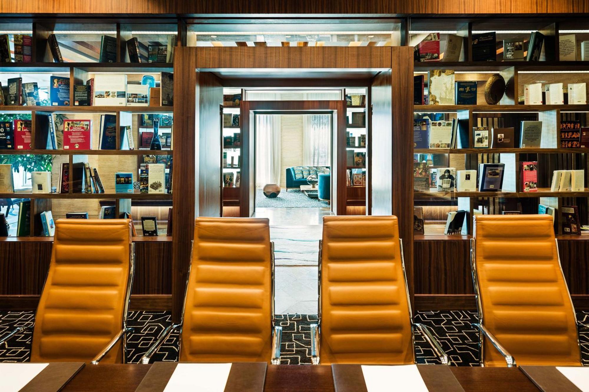 Sheraton Baku Intourist Zewnętrze zdjęcie Library on board