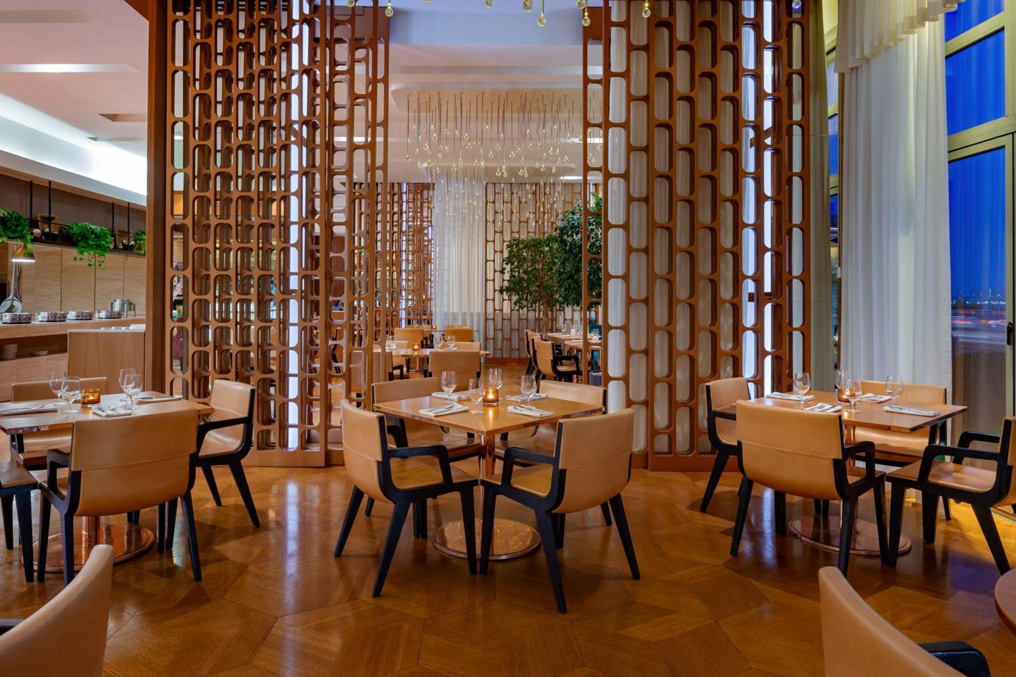 Sheraton Baku Intourist Zewnętrze zdjęcie The restaurant