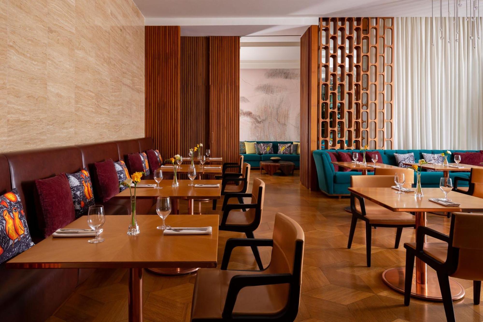 Sheraton Baku Intourist Zewnętrze zdjęcie The restaurant