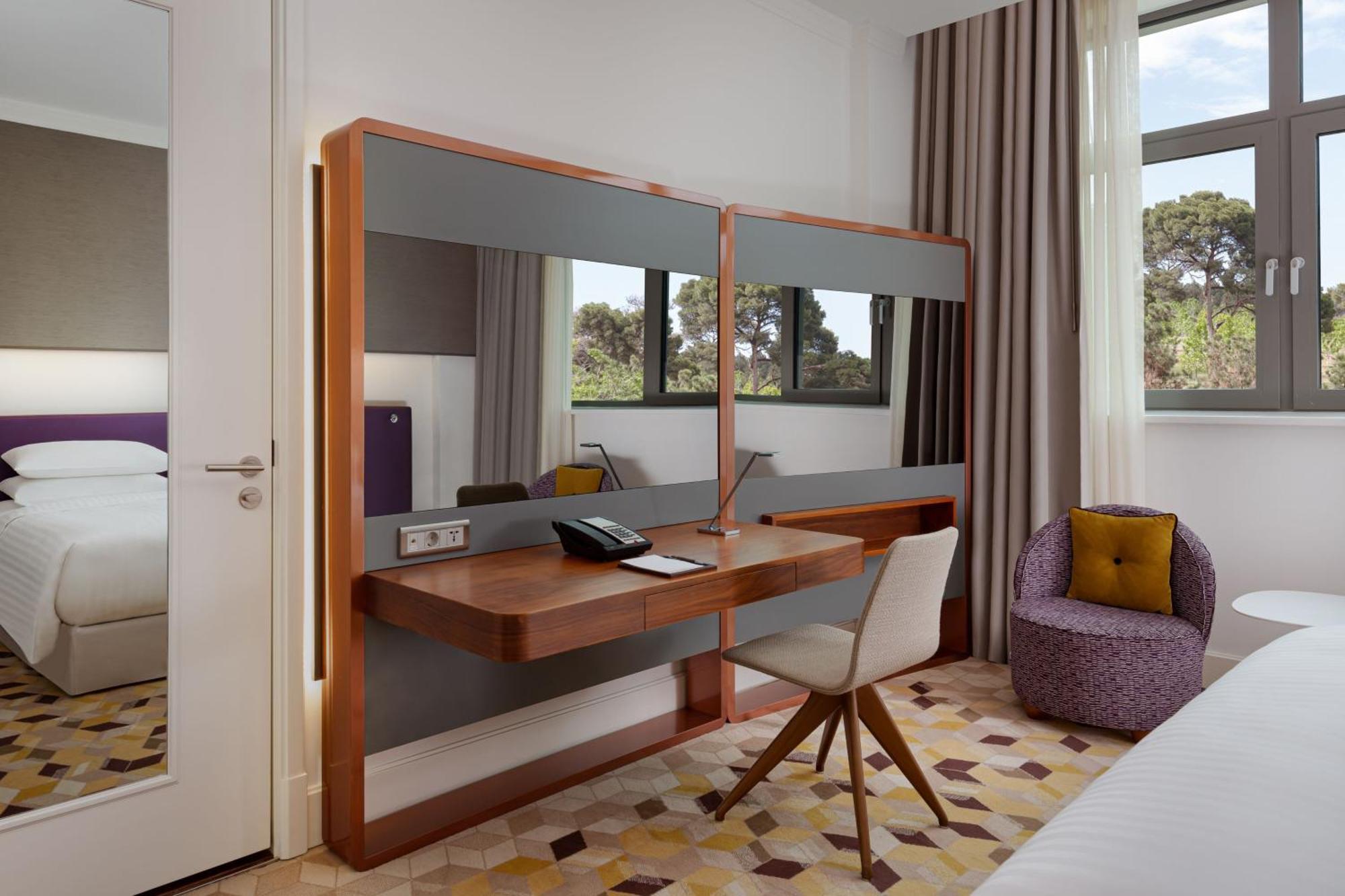 Sheraton Baku Intourist Zewnętrze zdjęcie A bedroom at the hotel