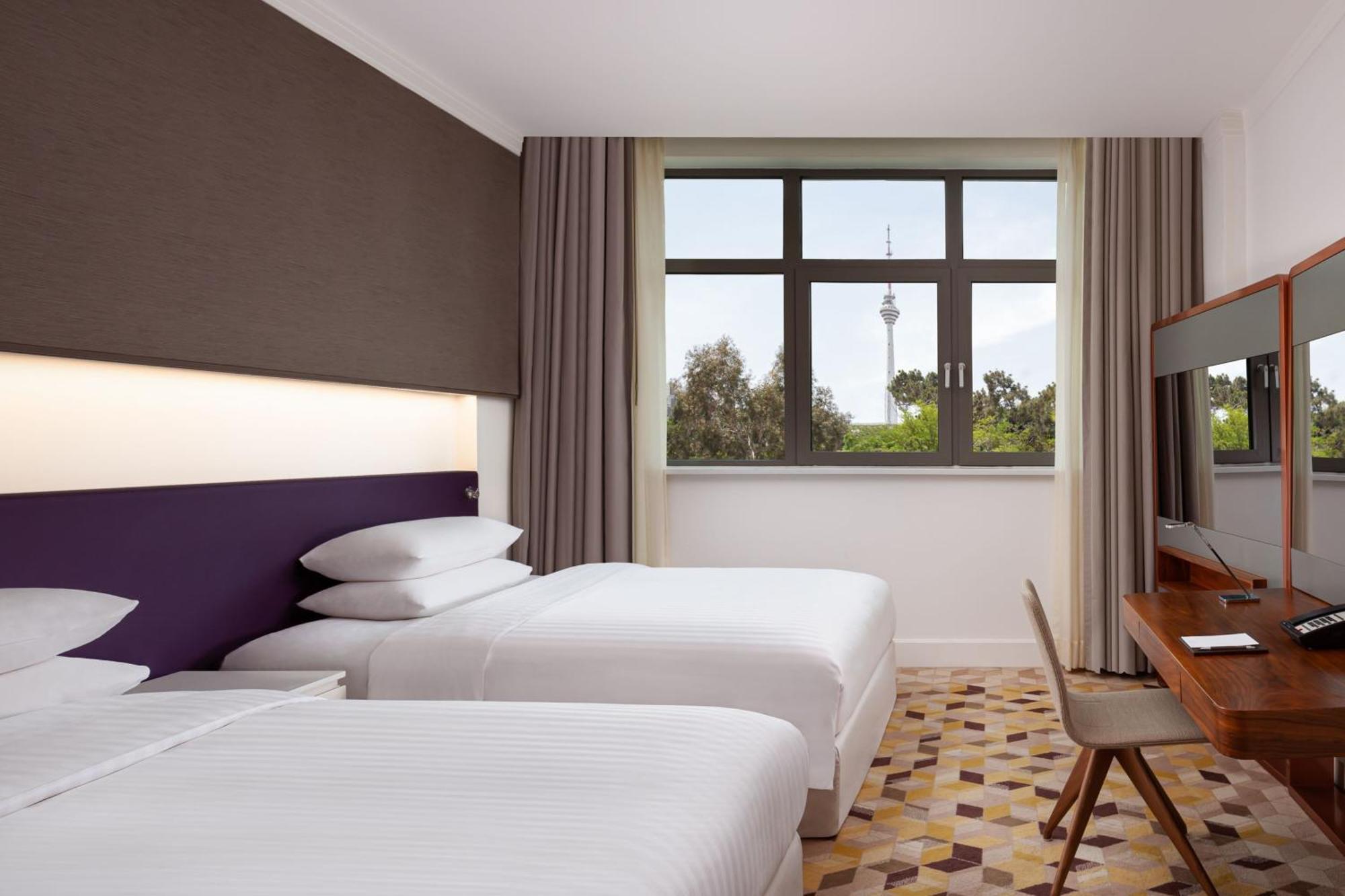 Sheraton Baku Intourist Zewnętrze zdjęcie A room at the hotel